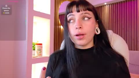 Sofia  online show from 11-14-25, 03:49