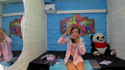 Lucy unlimit come back here  online show from 11-06-25, 03:13