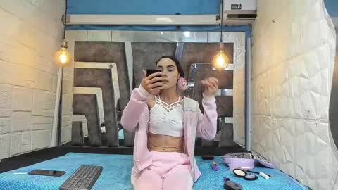 Lucy unlimit come back here  online show from 03-20-26, 02:33