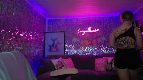 Snapshot of lucyallen4201 chatting on 04-14-26, 10:10 lucyallen4201 online show from 04-14-26, 10:10