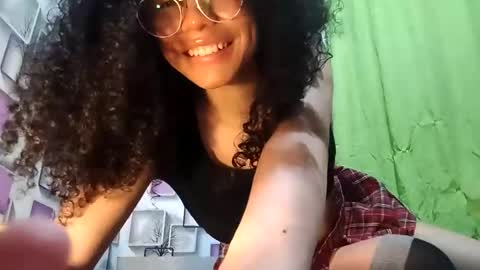 Snapshot of lucybellea chatting on 11-30-25, 05:11 Lucia online show from 11-30-25, 05:11