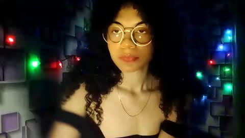 Snapshot of lucybellea chatting on 12-02-25, 04:18 Lucia online show from 12-02-25, 04:18
