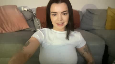 Snapshot of lucyboop chatting on 07-10-26, 06:39 Lucyloo online show from 07-10-26, 06:39