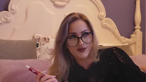 Lucy Lexton online show from 01-12-25, 08:25