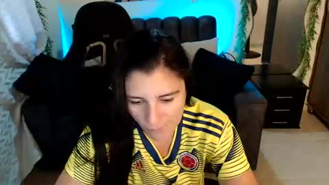 Snapshot of lucyli_ chatting on 06-17-26, 06:31 LUCY online show from 06-17-26, 06:31