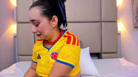 Snapshot of lucymendezz_ chatting on 06-27-26, 11:59 Lucy online show from 06-27-26, 11:59