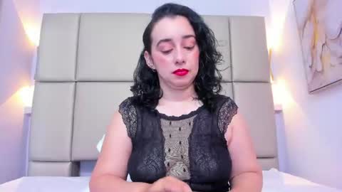 Snapshot of lucymendezz_ chatting on 07-18-26, 11:47 Lucy online show from 07-18-26, 11:47