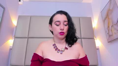 Snapshot of lucymendezz_ chatting on 07-23-26, 11:30 Lucy online show from 07-23-26, 11:30