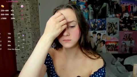 Snapshot of lucyrose33 chatting on 09-29-25, 04:50 Lucy Rose online show from 09-29-25, 04:50