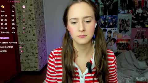 Snapshot of lucyrose33 chatting on 10-01-25, 03:29 Lucy Rose online show from 10-01-25, 03:29