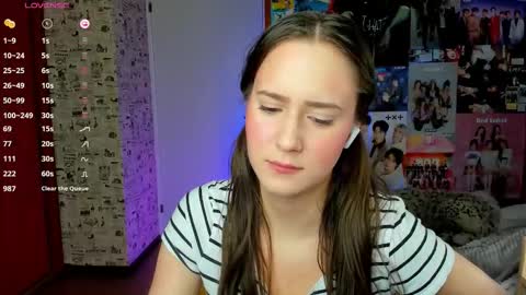Snapshot of lucyrose33 chatting on 10-02-25, 04:41 Lucy Rose online show from 10-02-25, 04:41