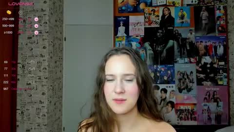 Snapshot of lucyrose33 chatting on 10-13-25, 04:18 Lucy Rose online show from 10-13-25, 04:18