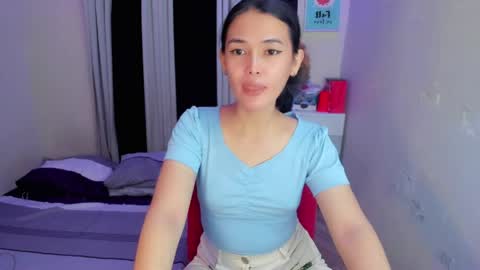 Snapshot of lucyx143 chatting on 05-17-26, 09:33 Lucy online show from 05-17-26, 09:33