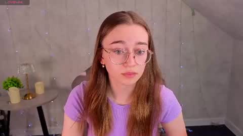 Snapshot of lucyy_green chatting on 06-19-26, 09:13 Lucy online show from 06-19-26, 09:13