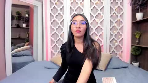 Lucy Liiu online show from 02-19-25, 07:48