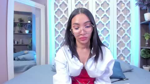 Lucy Liiu online show from 03-04-25, 01:12