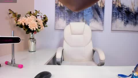 Lucy Liiu online show from 04-09-26, 08:14