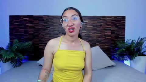 Lucy Liiu online show from 05-25-26, 09:21