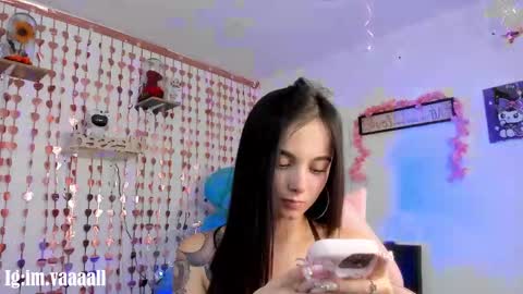 Snapshot of lucyy_tayy chatting on 11-26-25, 02:01 The love of your life 3 online show from 11-26-25, 02:01