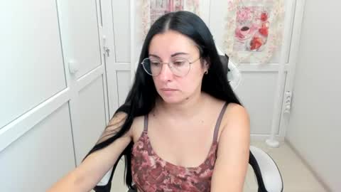 Snapshot of lucyycharm chatting on 07-14-26, 06:29 Lucy online show from 07-14-26, 06:29