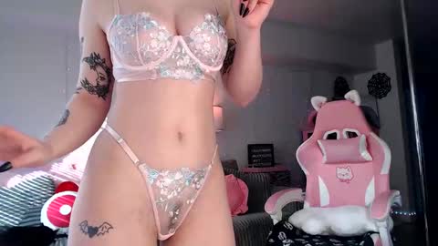 Lucy online show from 02-12-25, 11:09