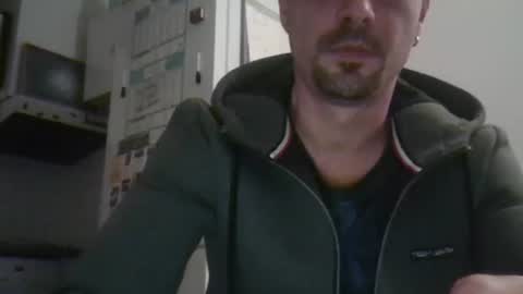 Snapshot of luffyman20 chatting on 12-15-24, 08:25 luffyman20 online show from 12-15-24, 08:25