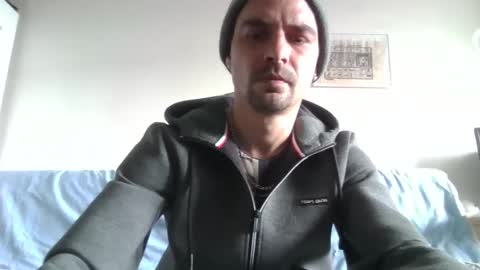 Snapshot of luffyman20 chatting on 01-10-25, 11:43 luffyman20 online show from 01-10-25, 11:43