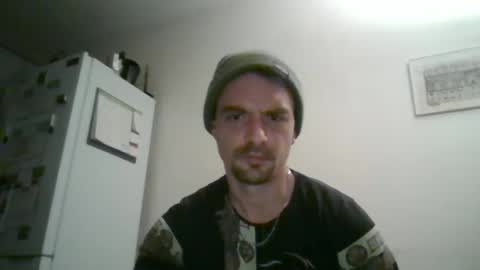 Snapshot of luffyman20 chatting on 01-11-25, 12:01 luffyman20 online show from 01-11-25, 12:01