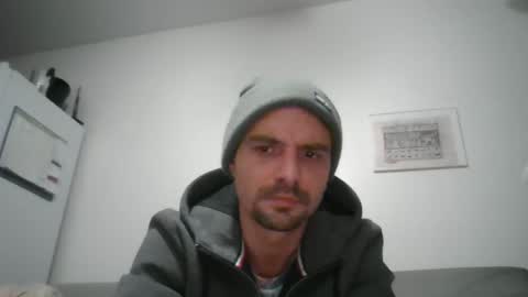 Snapshot of luffyman20 chatting on 01-12-25, 10:43 luffyman20 online show from 01-12-25, 10:43