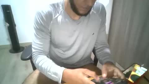 luhizu87871987 online show from 11-05-25, 04:45