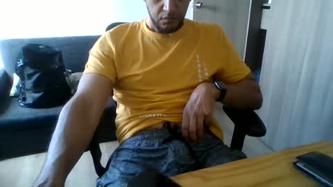 Snapshot of luhizu87871987 chatting on 06-17-26, 07:37 luhizu87871987 online show from 06-17-26, 07:37