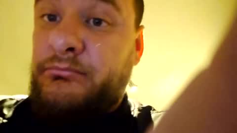 luis60569 online show from 04-10-26, 10:36