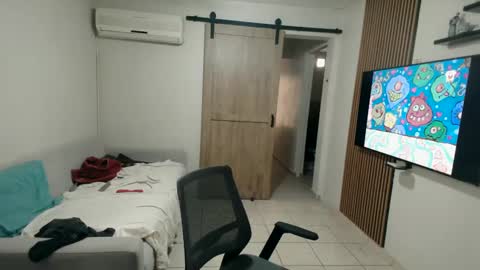 luis_flr online show from 09-21-25, 10:33