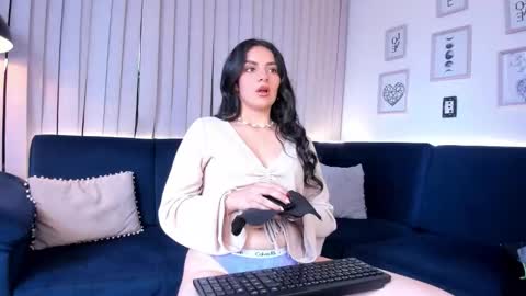 Snapshot of luisa__rosse chatting on 02-24-26, 03:54 Luisa online show from 02-24-26, 03:54