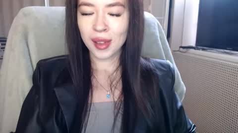 luisa lovedom online show from 10-10-25, 09:30