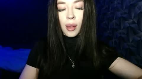 Snapshot of luisa_domina chatting on 03-27-26, 06:40 luisa lovedom online show from 03-27-26, 06:40