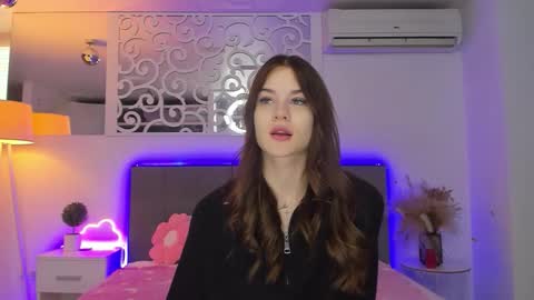 LuisaClover online show from 02-19-26, 01:18