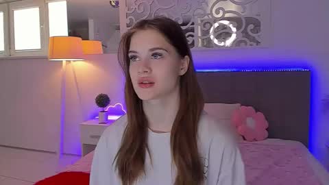LuisaClover online show from 05-02-26, 12:21