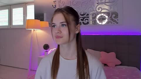 LuisaClover online show from 05-23-26, 01:15
