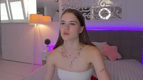 Snapshot of luisaclover chatting on 07-13-26, 12:19 LuisaClover online show from 07-13-26, 12:19