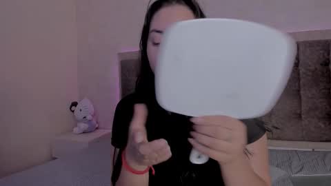 Luisa Giraldo online show from 11-24-25, 09:42