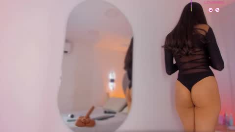 L U I S A online show from 12-22-25, 07:55