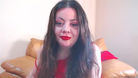 Snapshot of luisahornydoll chatting on 04-28-26, 06:29 Cassie online show from 04-28-26, 06:29