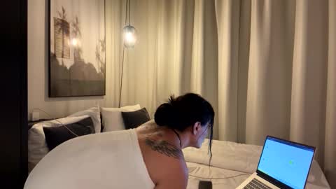 Snapshot of luisamonsterdick chatting on 10-23-25, 05:44 Luisa Monsters online show from 10-23-25, 05:44