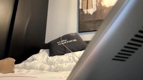 Snapshot of luisamonsterdick chatting on 10-25-25, 02:13 Luisa Monsters online show from 10-25-25, 02:13