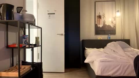 Snapshot of luisamonsterdick chatting on 10-26-25, 03:07 Luisa Monsters online show from 10-26-25, 03:07