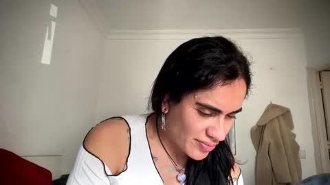 Snapshot of luisamonsterdick chatting on 11-12-25, 02:28 Luisa Monsters online show from 11-12-25, 02:28