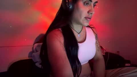 Snapshot of luisamonsterdick chatting on 11-30-25, 10:25 Luisa Monsters online show from 11-30-25, 10:25