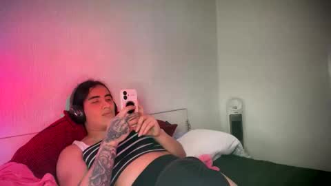 Snapshot of luisamonsterdick chatting on 02-12-26, 12:49 Luisa Monsters online show from 02-12-26, 12:49