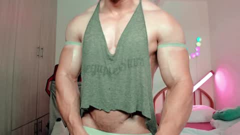 Snapshot of luisfernikesportboy chatting on 12-10-24, 03:33 Luis Fer PVT IS OPEN online show from 12-10-24, 03:33